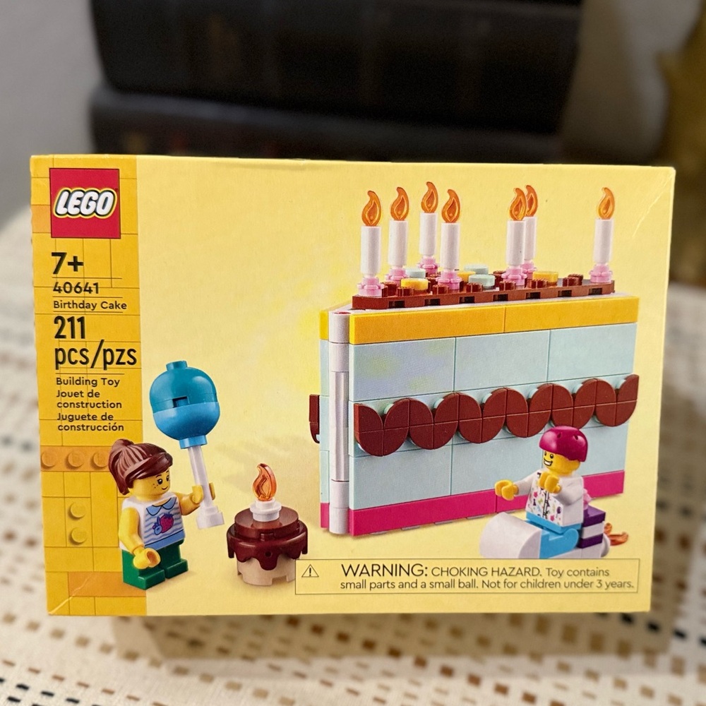 New & Sealed LEGO Seasonal: Birthday Cake (40641) Retired Set NISB